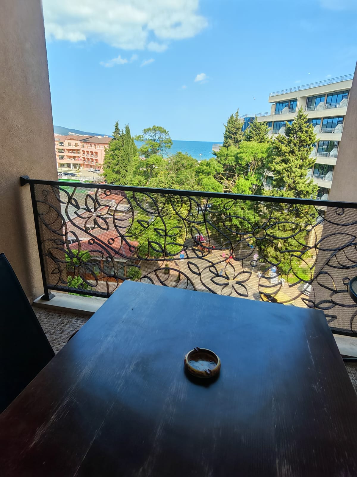 Balcony at Sunrise Corner with Black Sea view